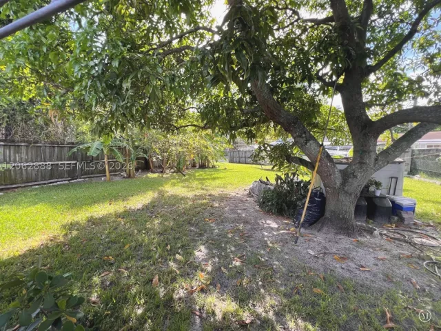 2-bedroom home for sale in Miami - 12510 W Golf Dr - MondialRealty