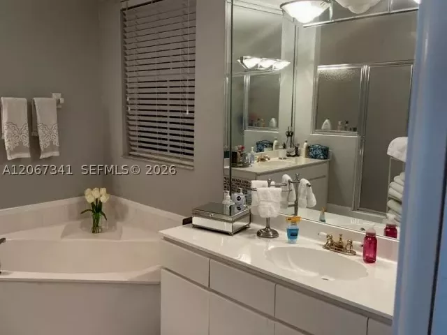 3-bedroom home for sale in Miami - 892 NW 131st Ave - MondialRealty