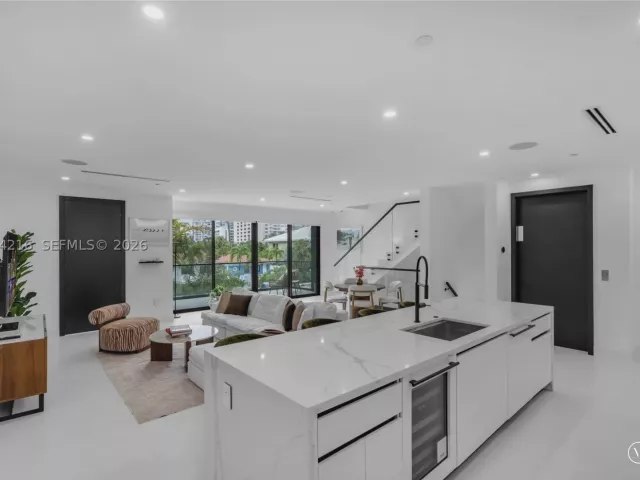 3-bedroom home for rent in Pompano Beach - 3228 NE 7th St - MondialRealty