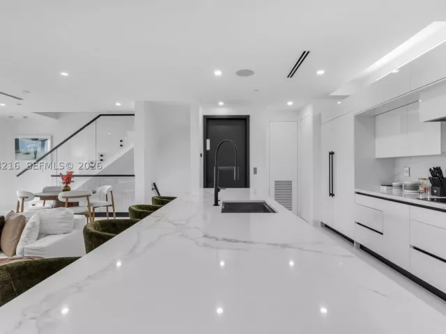 3-bedroom home for rent in Pompano Beach - 3228 NE 7th St - MondialRealty