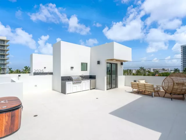 3-bedroom home for rent in Pompano Beach - 3228 NE 7th St - MondialRealty