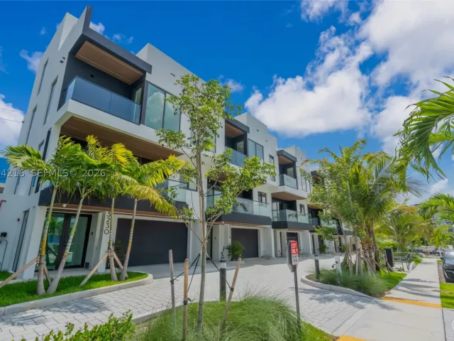 3-bedroom home for rent in Pompano Beach - 3228 NE 7th St - MondialRealty