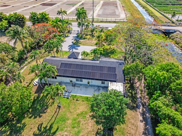 4-bedroom home for sale in Miami - 19601 SW 187th Ave - MondialRealty