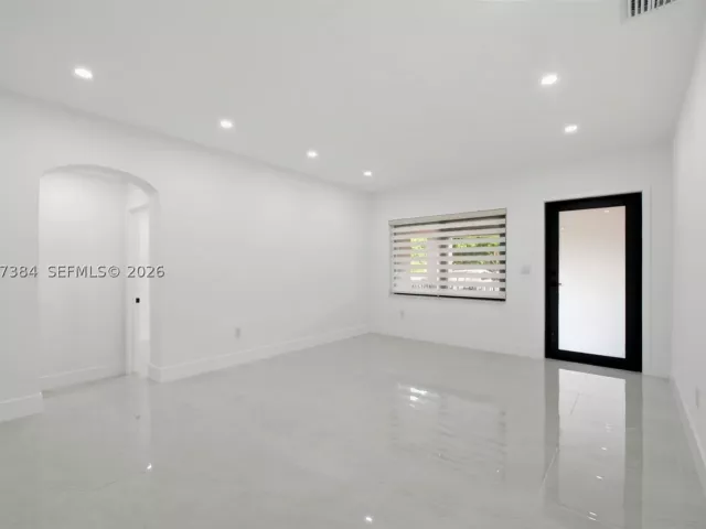 4-bedroom home for rent in Miami - 5000 SW 5th Ter - MondialRealty