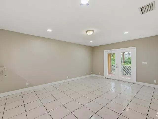 4-bedroom home for sale in West Palm Beach - 939 CHARLES Street - MondialRealty