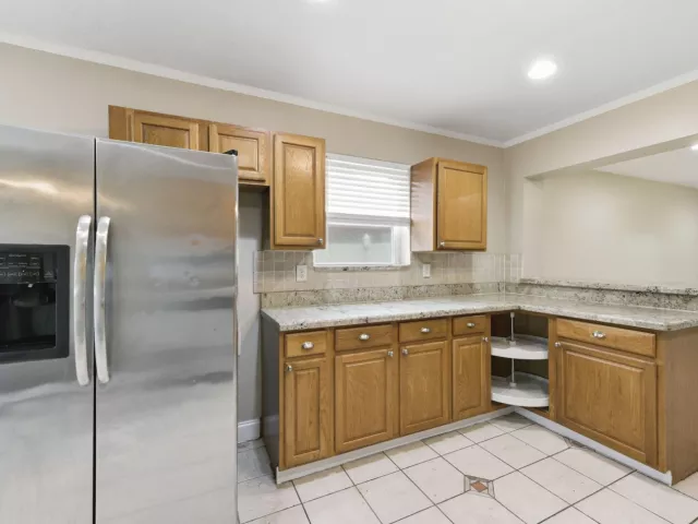 4-bedroom home for sale in West Palm Beach - 939 CHARLES Street - MondialRealty