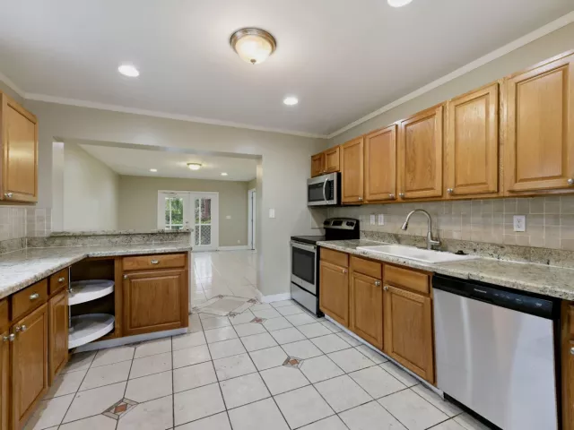 4-bedroom home for sale in West Palm Beach - 939 CHARLES Street - MondialRealty
