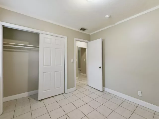 4-bedroom home for sale in West Palm Beach - 939 CHARLES Street - MondialRealty