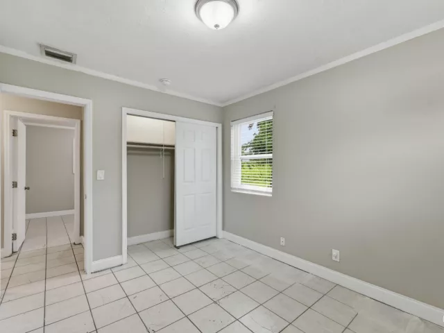 4-bedroom home for sale in West Palm Beach - 939 CHARLES Street - MondialRealty