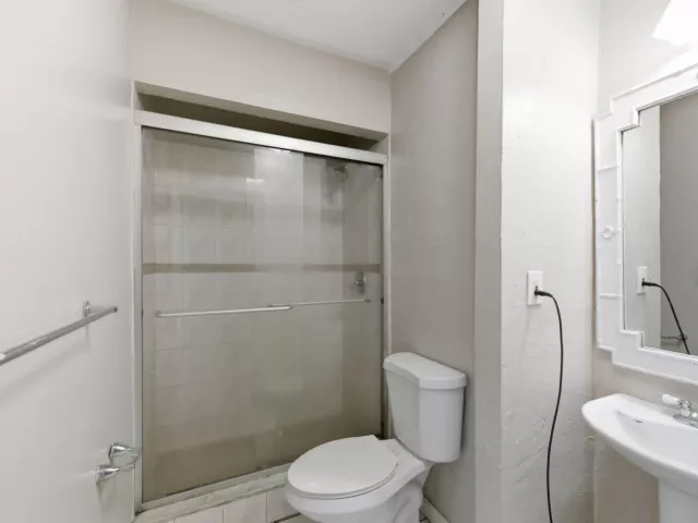 4-bedroom home for sale in West Palm Beach - 939 CHARLES Street - MondialRealty