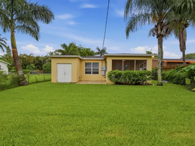 4-bedroom home for sale in West Palm Beach - 939 CHARLES Street - MondialRealty