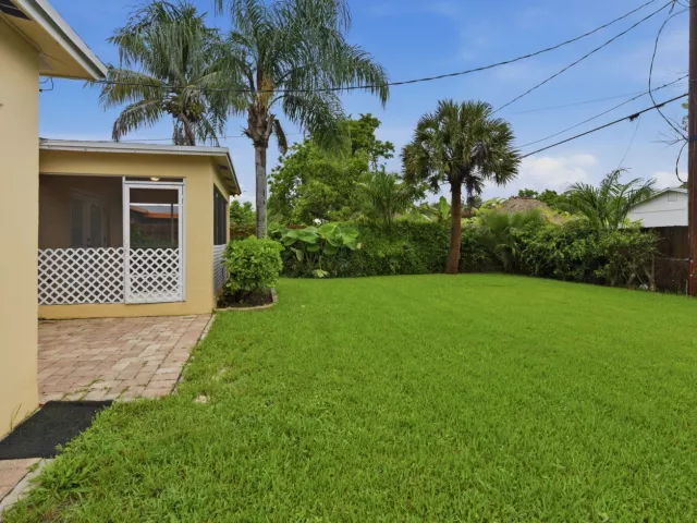 4-bedroom home for sale in West Palm Beach - 939 CHARLES Street - MondialRealty