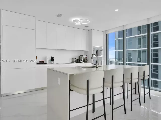 4-bedroom condo for rent in Miami - 700 NE 24th St 4701 - MondialRealty