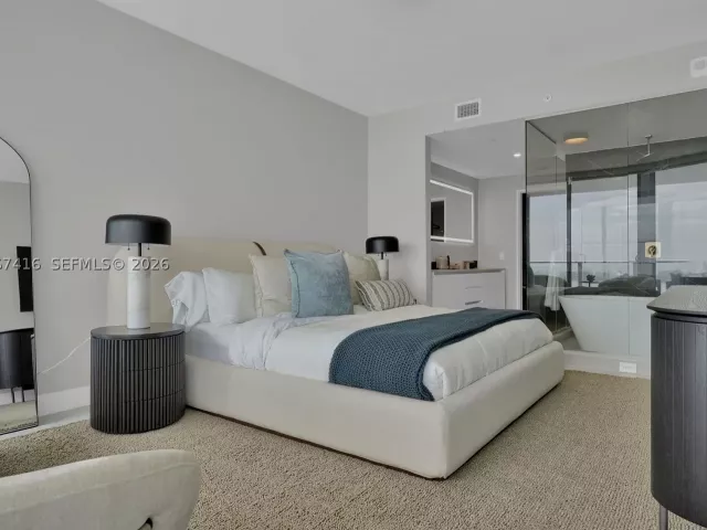 4-bedroom condo for rent in Miami - 700 NE 24th St 4701 - MondialRealty