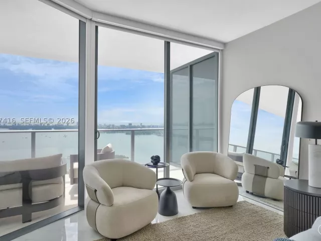 4-bedroom condo for rent in Miami - 700 NE 24th St 4701 - MondialRealty