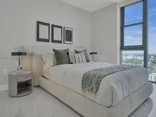 4-bedroom condo for rent in Miami - 700 NE 24th St 4701 - MondialRealty