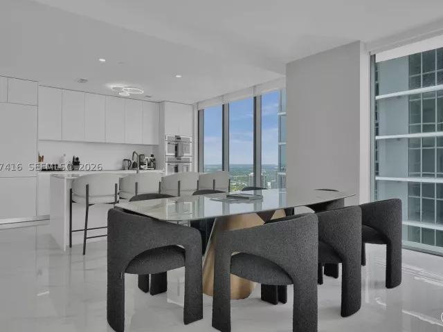 4-bedroom condo for rent in Miami - 700 NE 24th St 4701 - MondialRealty