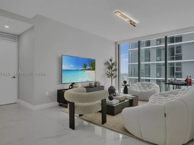 4-bedroom condo for rent in Miami - 700 NE 24th St 4701 - MondialRealty