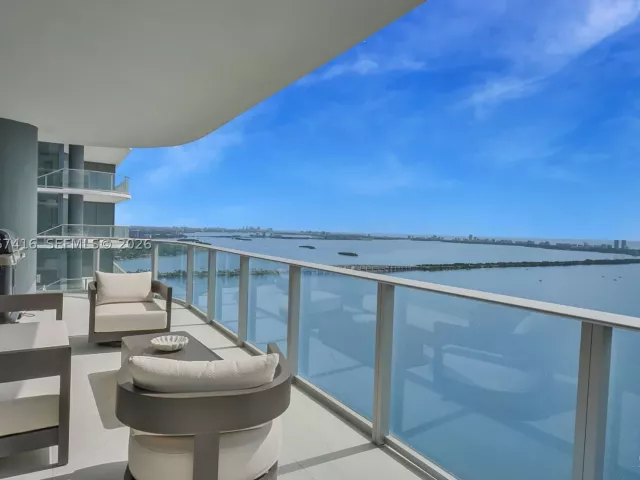 4-bedroom condo for rent in Miami - 700 NE 24th St 4701 - MondialRealty