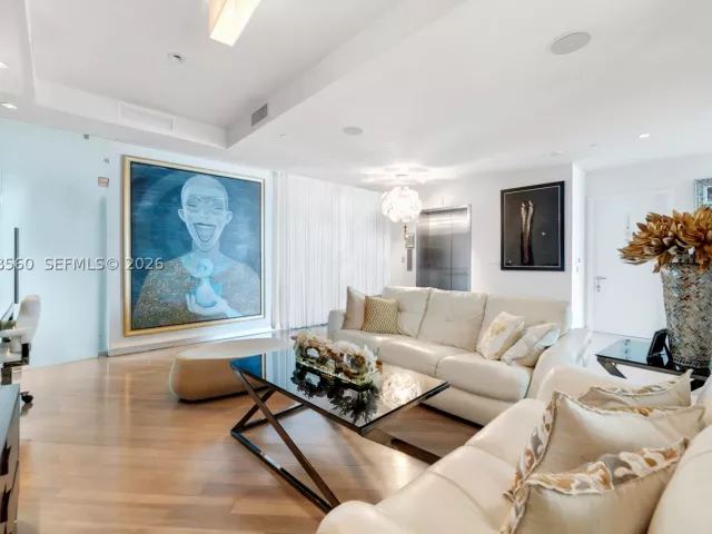 4-bedroom condo for rent in Miami - 1331 Brickell Bay Dr PH4605 - MondialRealty