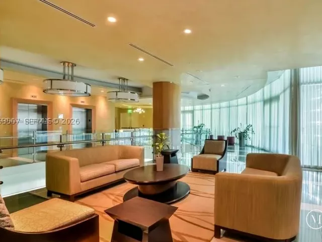 1-bedroom condo for rent in Miami - 218 SE 14th St 2004 - MondialRealty