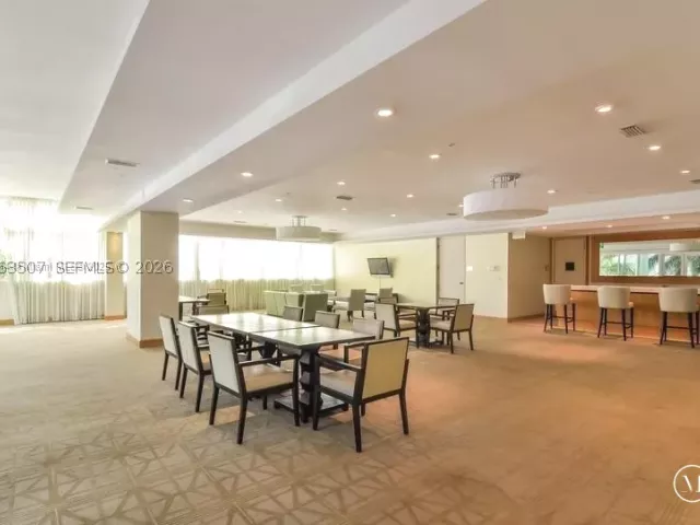 1-bedroom condo for rent in Miami - 218 SE 14th St 2004 - MondialRealty