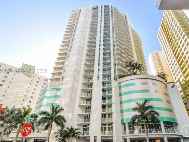 1-bedroom condo for rent in Miami - 218 SE 14th St 2004 - MondialRealty