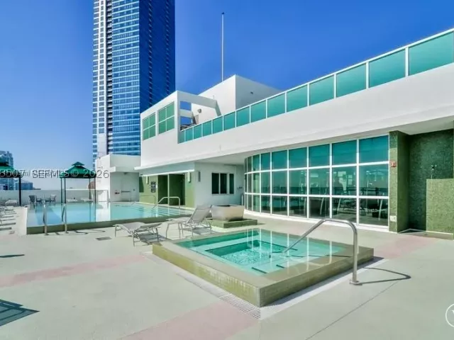 1-bedroom condo for rent in Miami - 218 SE 14th St 2004 - MondialRealty