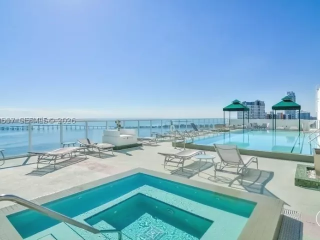 1-bedroom condo for rent in Miami - 218 SE 14th St 2004 - MondialRealty