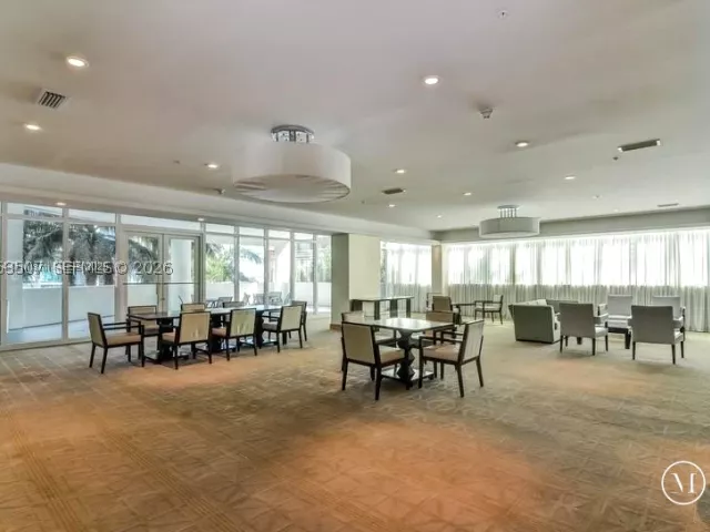 1-bedroom condo for rent in Miami - 218 SE 14th St 2004 - MondialRealty