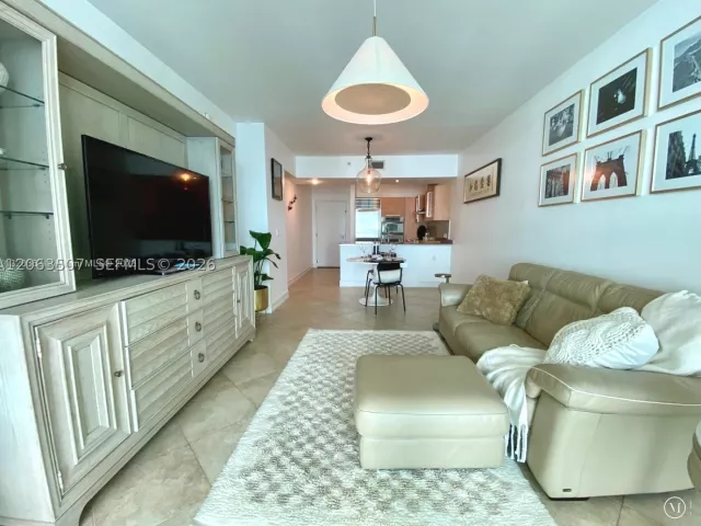 1-bedroom condo for rent in Miami - 218 SE 14th St 2004 - MondialRealty