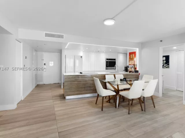 3-bedroom condo for sale in Miami - 1717 N Bayshore Dr A-1951 - MondialRealty