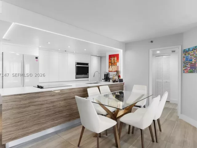 3-bedroom condo for sale in Miami - 1717 N Bayshore Dr A-1951 - MondialRealty