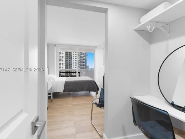 3-bedroom condo for sale in Miami - 1717 N Bayshore Dr A-1951 - MondialRealty