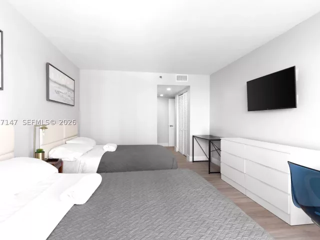 3-bedroom condo for sale in Miami - 1717 N Bayshore Dr A-1951 - MondialRealty