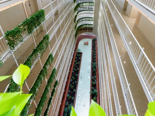 3-bedroom condo for sale in Miami - 1717 N Bayshore Dr A-1951 - MondialRealty