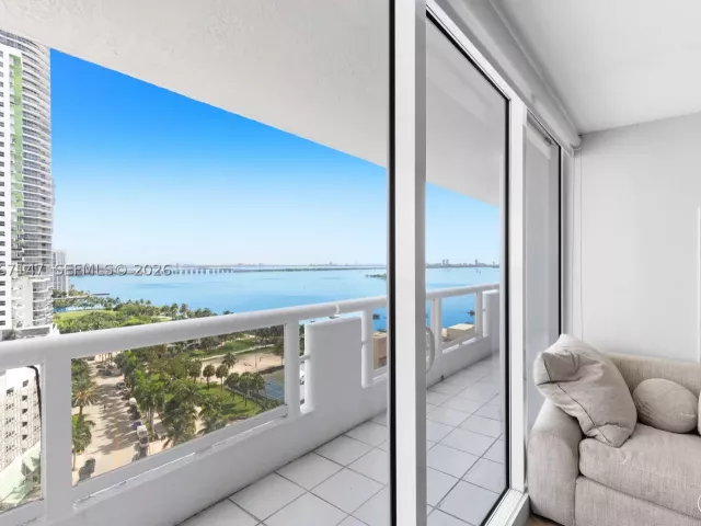 3-bedroom condo for sale in Miami - 1717 N Bayshore Dr A-1951 - MondialRealty