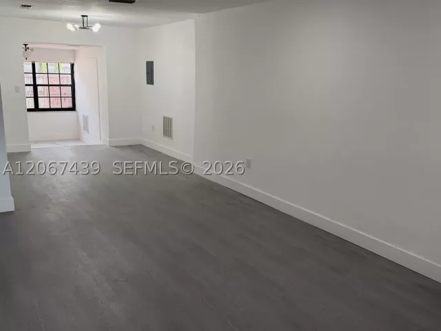 3-bedroom home for rent in Miami - 2424 SW 21st Ter Main - MondialRealty