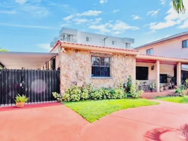 3-bedroom home for rent in Miami - 2424 SW 21st Ter Main - MondialRealty