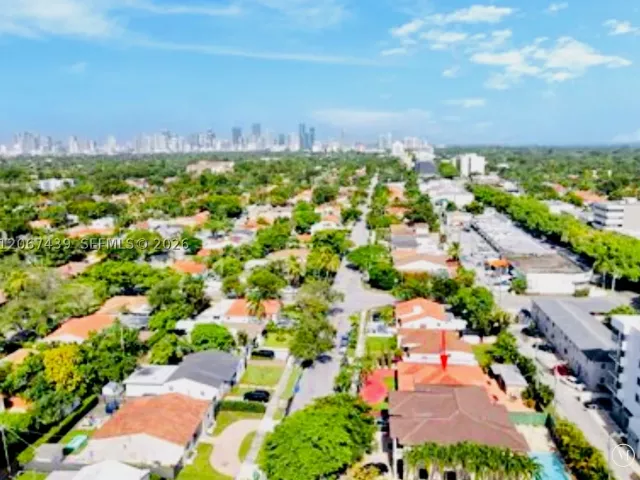 3-bedroom home for rent in Miami - 2424 SW 21st Ter Main - MondialRealty