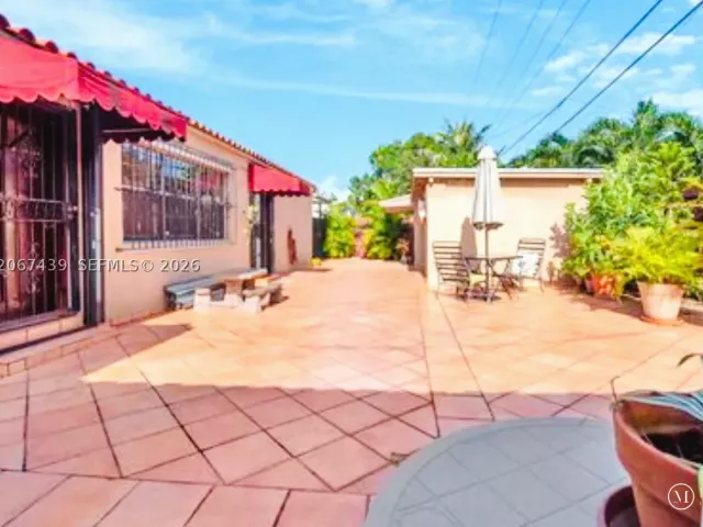 3-bedroom home for rent in Miami - 2424 SW 21st Ter Main - MondialRealty