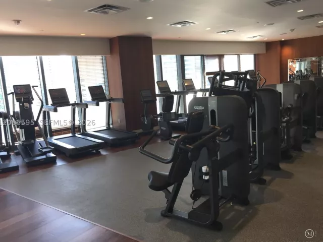 2-bedroom condo for rent in Miami - 1300 S MIAMI AV 4002 - MondialRealty