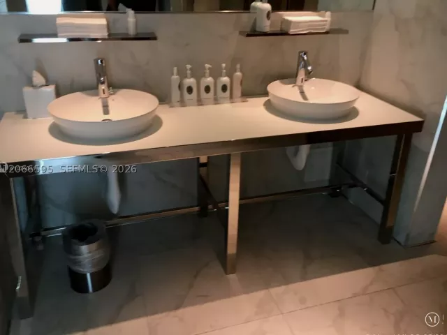 2-bedroom condo for rent in Miami - 1300 S MIAMI AV 4002 - MondialRealty