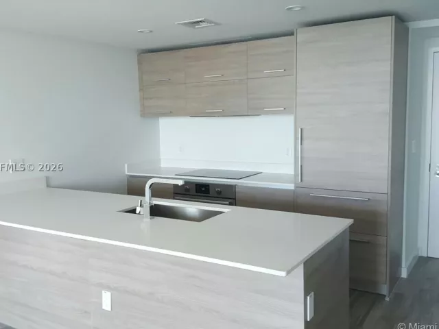 2-bedroom condo for rent in Miami - 1300 S MIAMI AV 4002 - MondialRealty
