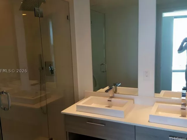 2-bedroom condo for rent in Miami - 1300 S MIAMI AV 4002 - MondialRealty