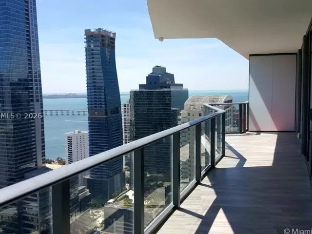 2-bedroom condo for rent in Miami - 1300 S MIAMI AV 4002 - MondialRealty