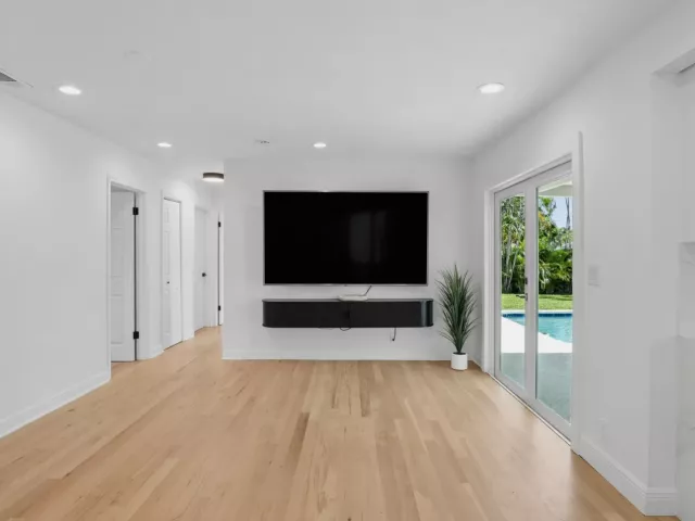 4-bedroom home for sale in Boca Raton - 1551 SW 10TH Street - MondialRealty