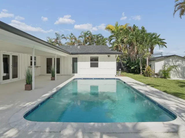 4-bedroom home for sale in Boca Raton - 1551 SW 10TH Street - MondialRealty