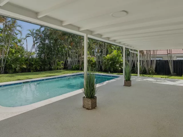 4-bedroom home for sale in Boca Raton - 1551 SW 10TH Street - MondialRealty