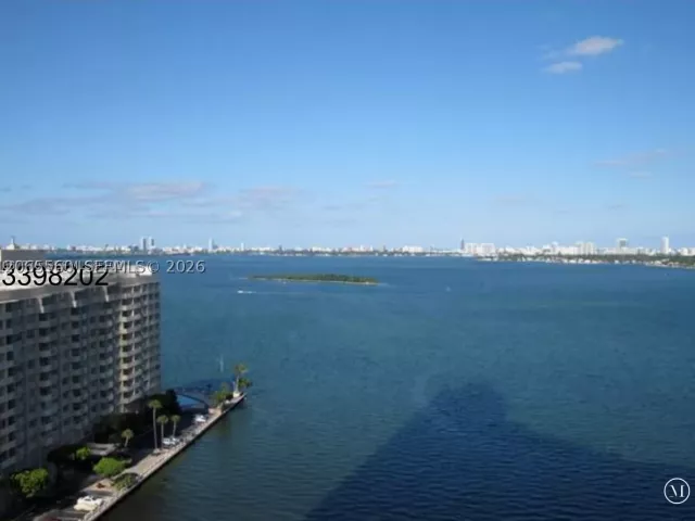 2-bedroom condo for rent in Miami - 2020 N Bayshore Dr 1706 - MondialRealty